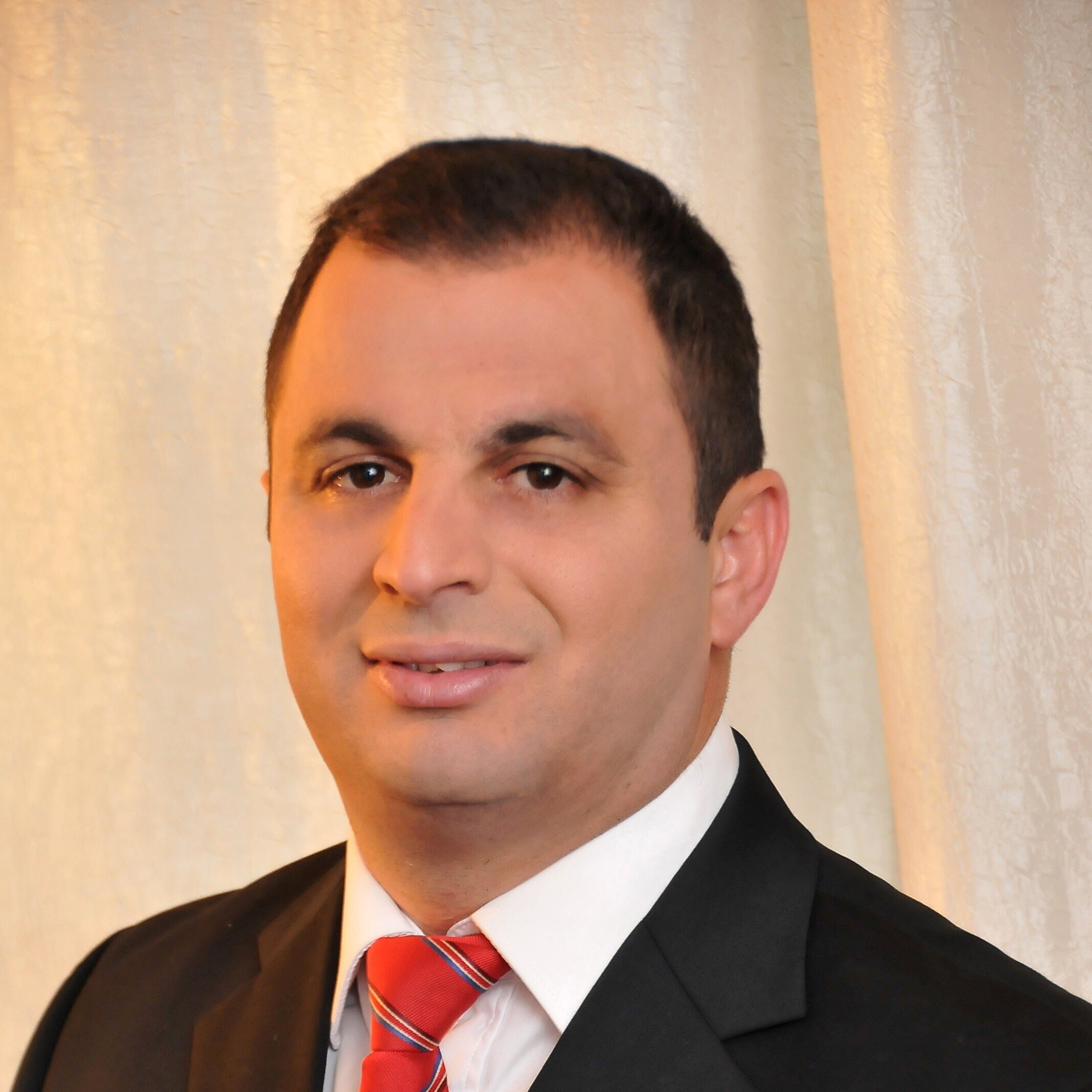 Dr. Eitan Lasri