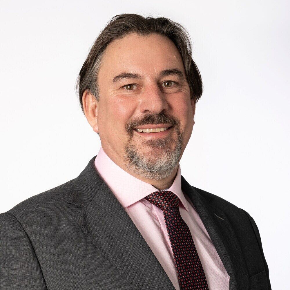 Dr. Roland Roesch