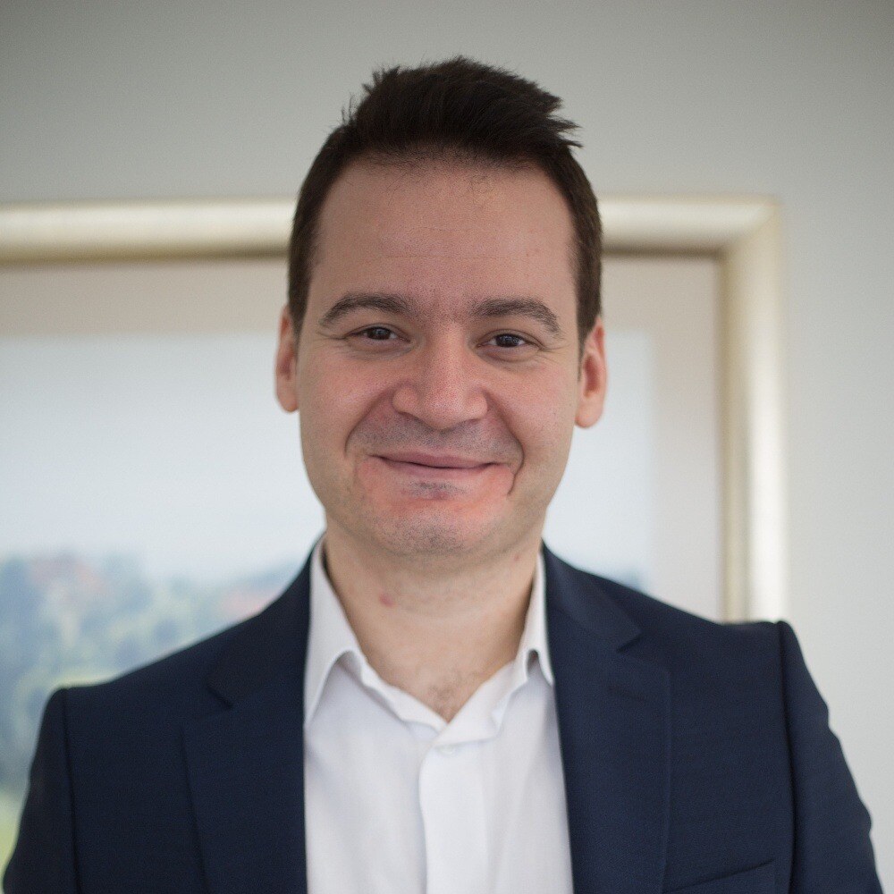 Eser Özdil