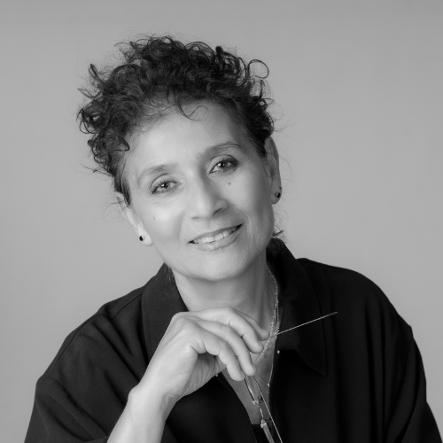 Lora Nicolaou